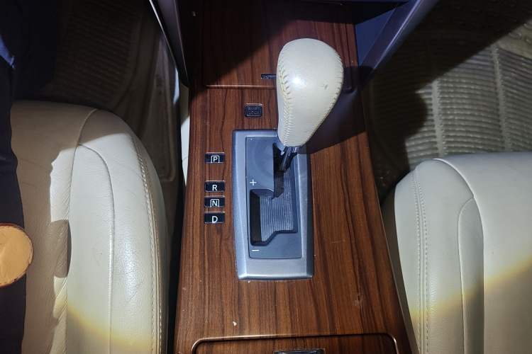 Used Nissan Teana 2008 2.5L XL Leading Edition Gear Lever