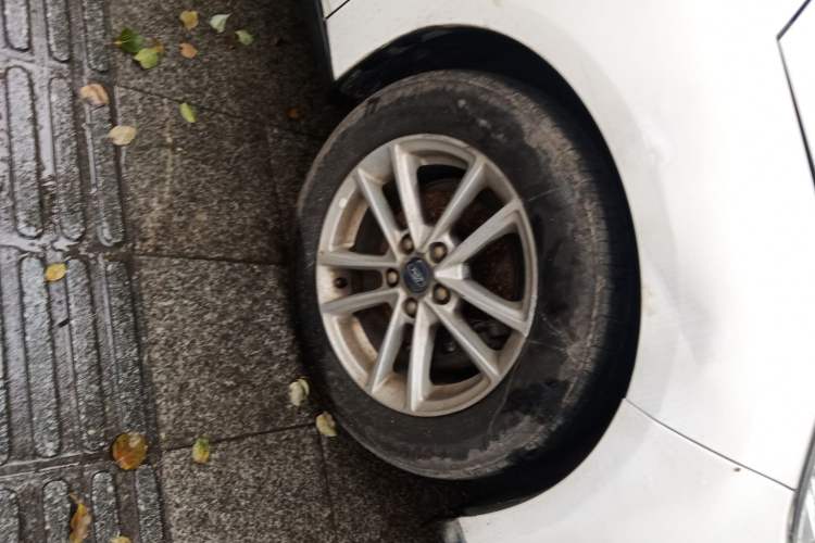 Used Ford Focus 2015 Hatchback 1.6L Automatic Fashion Edition
