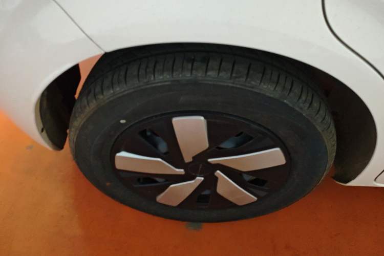 Used Dongfeng NAMMI 01 2024 New Edition 330 Air Right Rear Wheel Hub