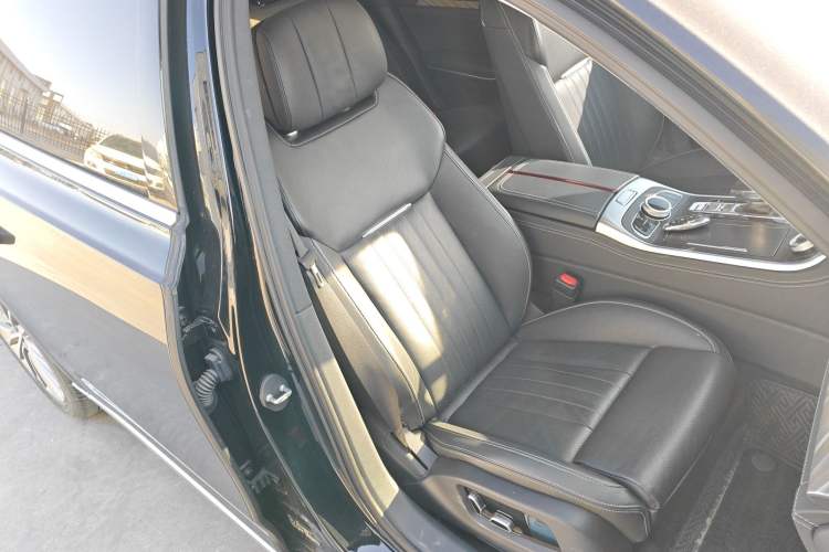 Used Hongqi H9 2023 2.0T Smart Connect Flagship Edition
