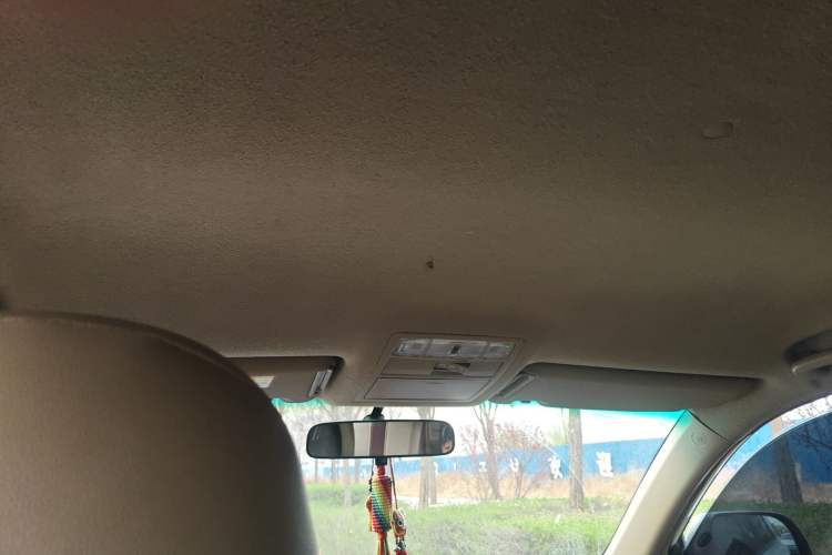 Used Toyota Highlander 2011 2.7L Two-Wheel Drive 5-Seater Sport Edition Headliner