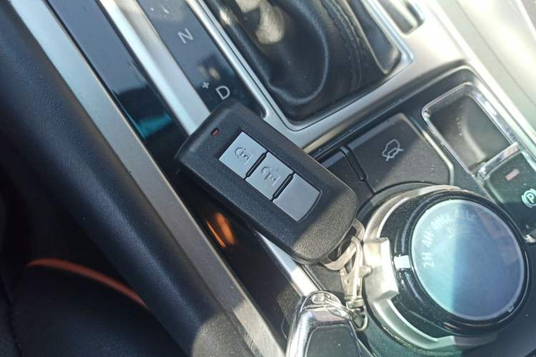 Used Mitsubishi Pajero  Vehicle Key