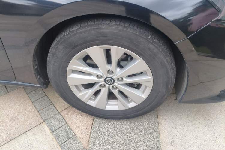 Used Nissan Teana 2019 2.0L XL Comfort Edition Right Front Wheel Hub