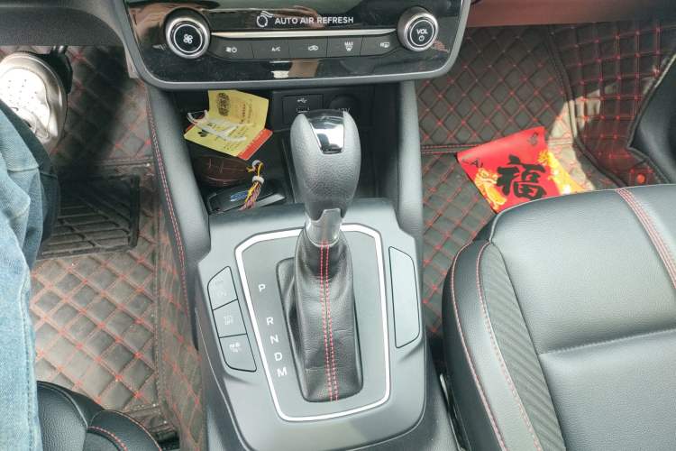 Used Ford Focus 2022 Sedan EcoBoost 180 Automatic ST Line Gear Lever