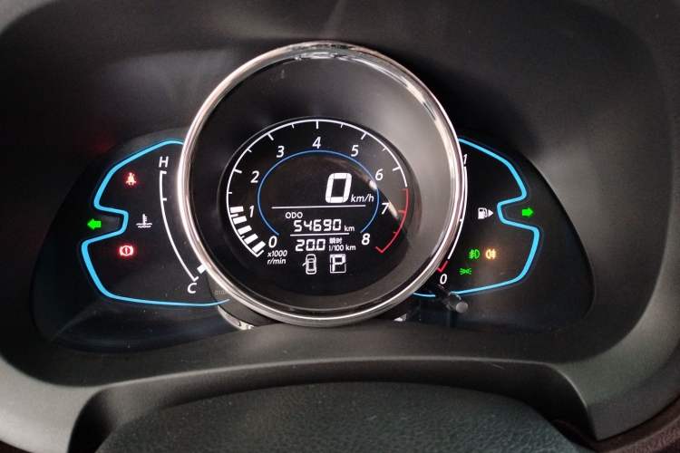 Used Venucia M50V 2019 1.6L CVT Luxury Edition
