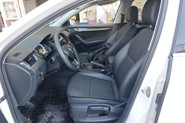 Used Skoda Octavia 2019 TSI280 DSG Luxury Edition Station Wagon China VI Standard