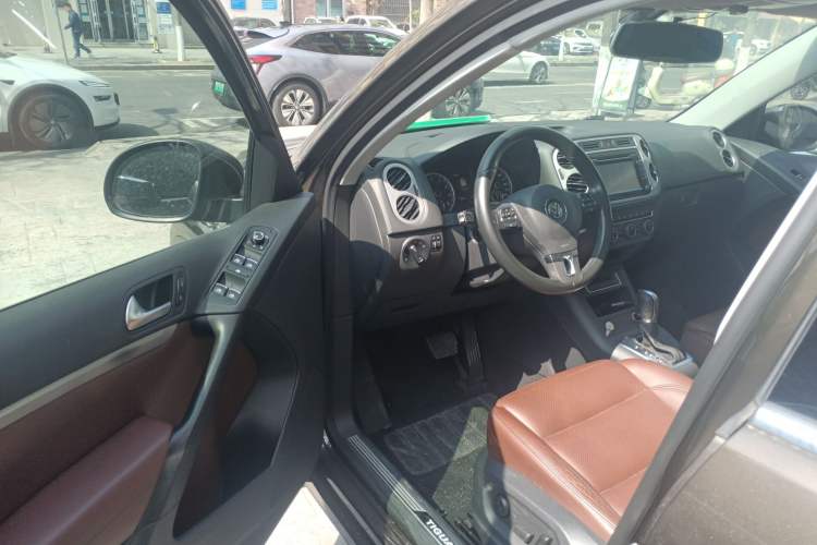 Used Volkswagen Tiguan 2015 1.8TSI Automatic Two-Wheel Drive Luxury Model Driver Seat