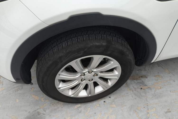 Used Land Rover Discovery Sport 2019 240 PS SE Version China V Standard Left Front Wheel Hub