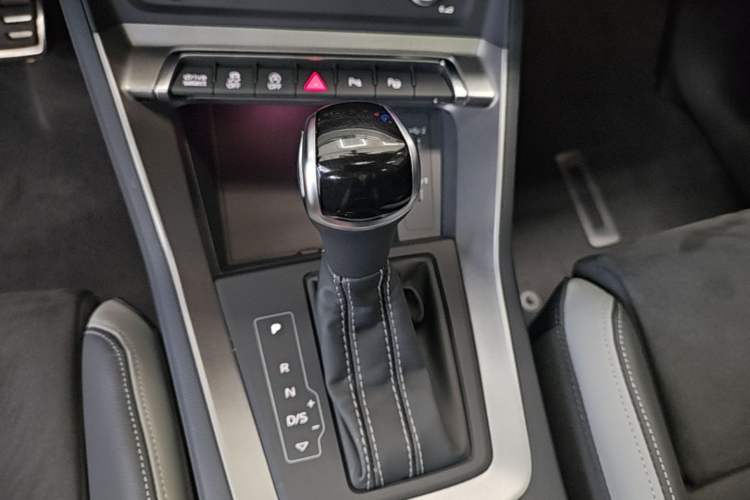 Used Audi Q3 2022 40 TFSI Fashion Dynamic Model
