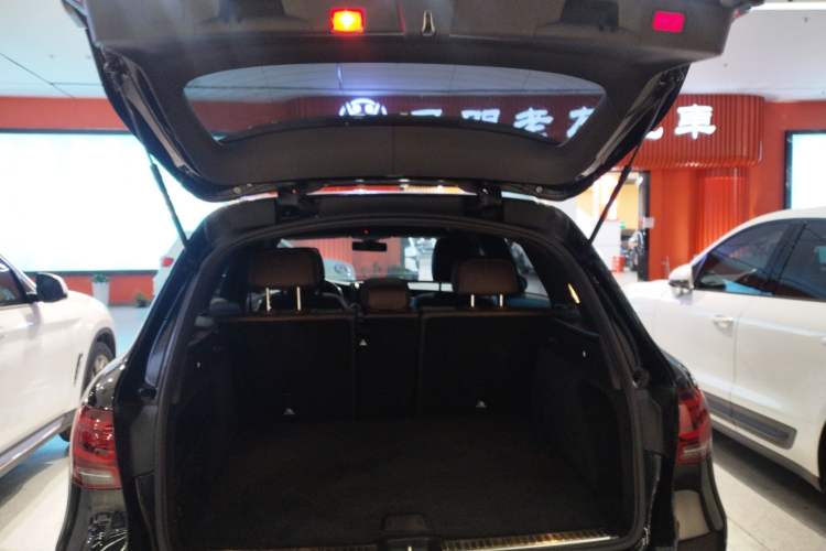 Used Mercedes-Benz GLC 2020 Facelift GLC 260 L 4MATIC Luxury Edition Trunk