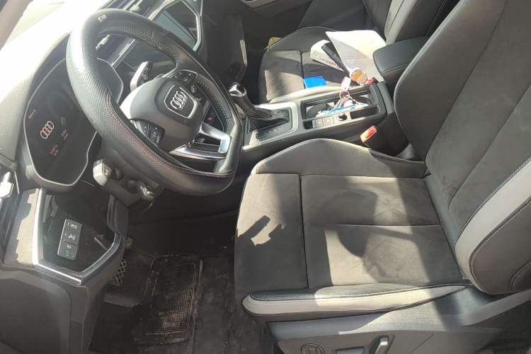 Used Audi Q3 2019 40 TFSI Fashion Dynamic Model
