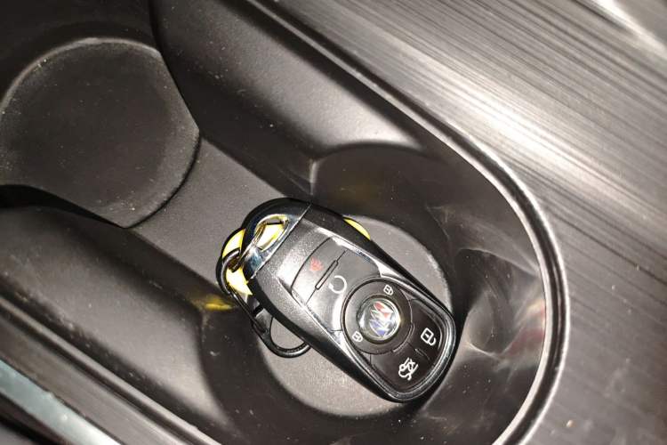 Used Buick Velite 6 2023 430km Range Commuter Version Interior 1