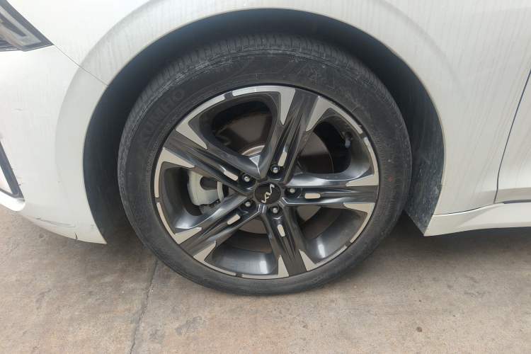 Used Kia K5 2021 380T GT-Line Refreshed Edition Right Front Wheel Hub