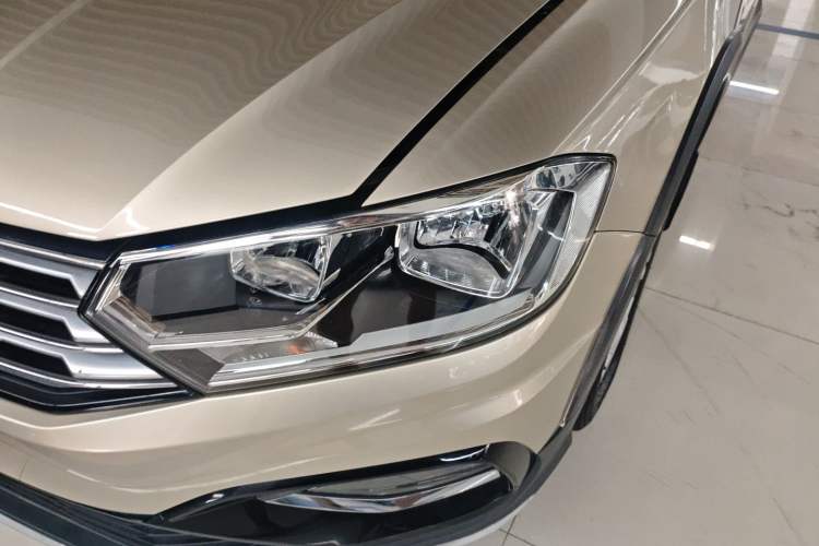 Used Volkswagen C-TREK 2017 230TSI DSG Comfort Version Left Front Headlight