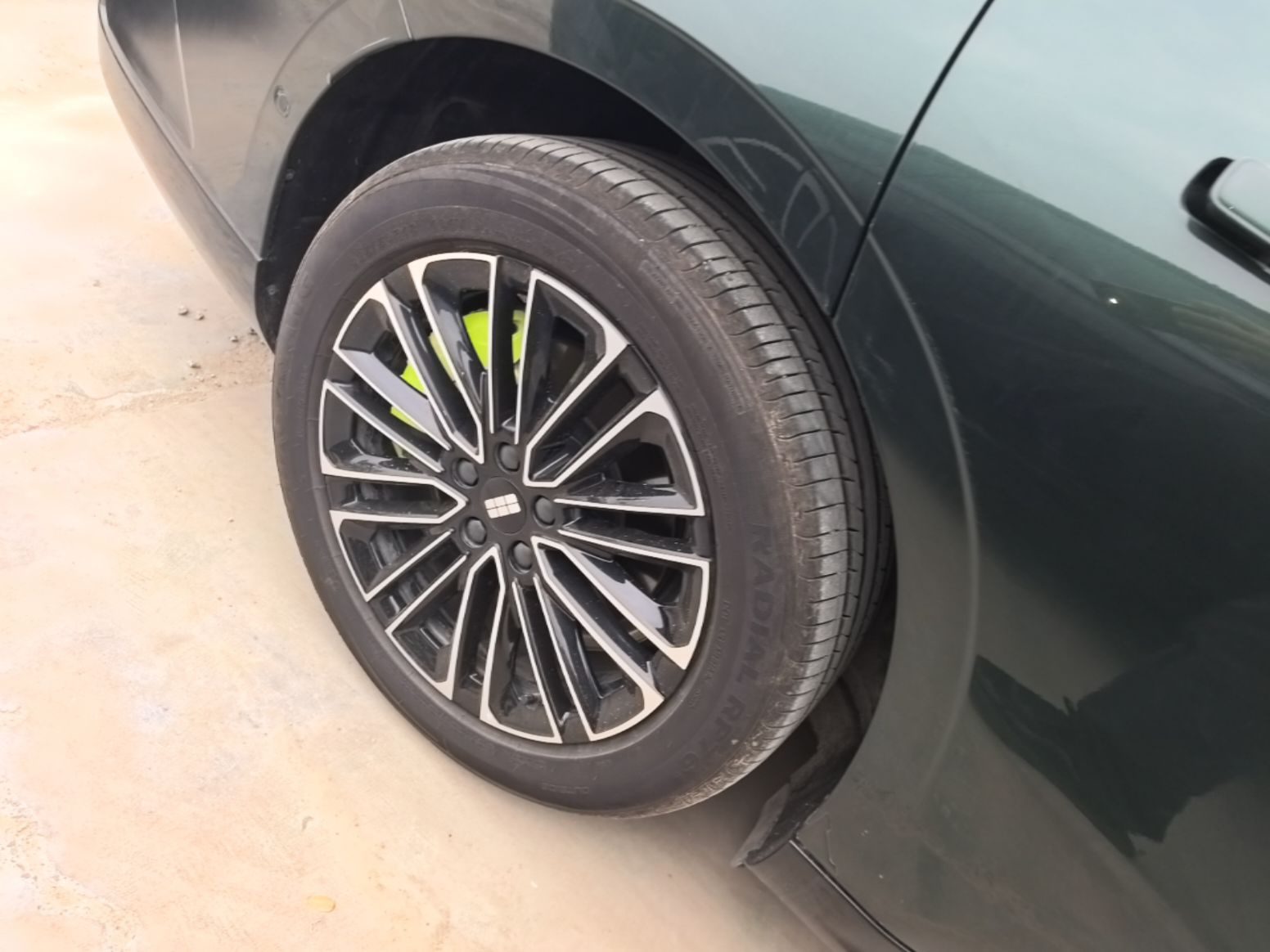 Geely Galaxy 8 2025 130km EM-i Deluxe Edition — снимка 11