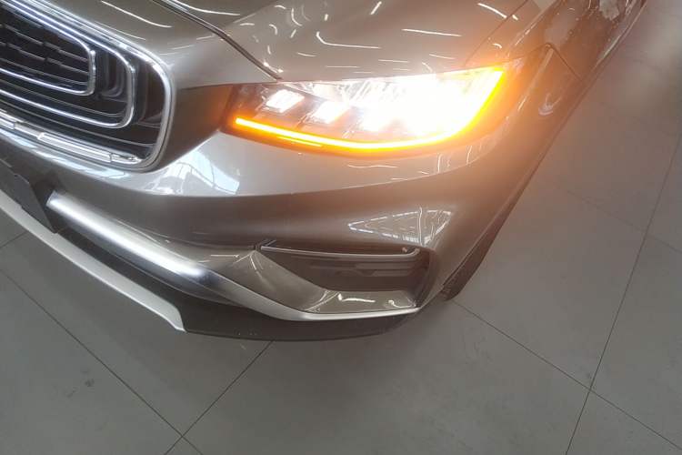 Used Geely Auto Emgrand X7 Sport 2020 1.8TD DCT ZhiZun PRO
