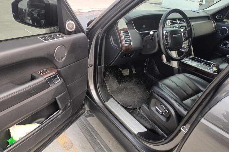 Used Land Rover Range 2015 3.0 SC V6 Vogue Driver Seat