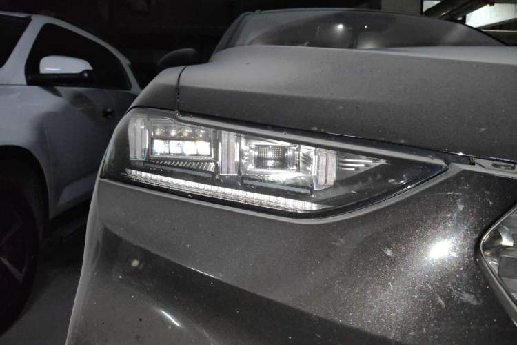 Used Wey VV7 2020 2.0T Flagship Edition Right Front Headlight