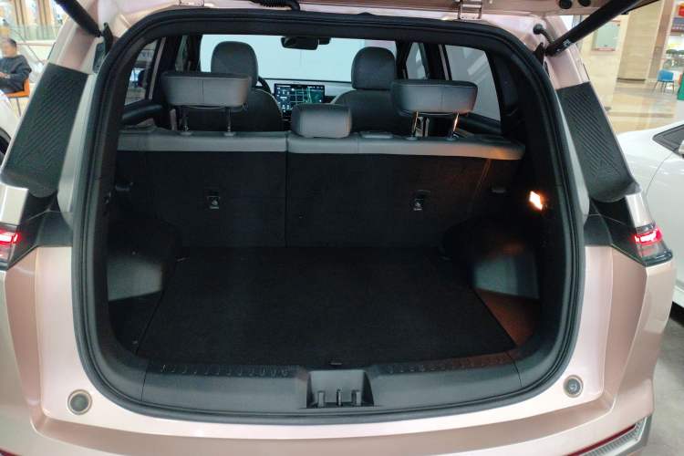 Used AION Y 2022 Plus 70 Tech Edition
