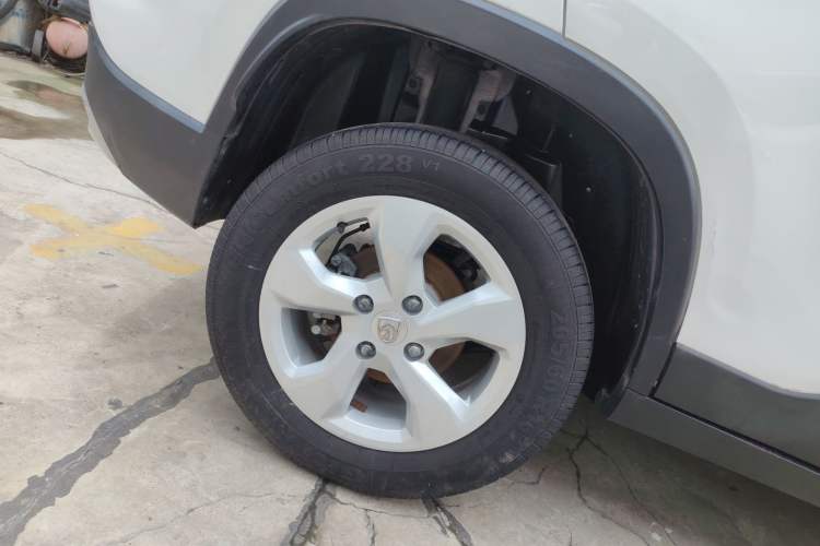 Used Baojun 510 2017 1.5L Manual Fashion Model Right Rear Wheel Hub