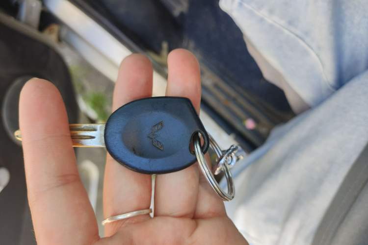 Used Wuling Rongguang 2011 1.2L Base Version
