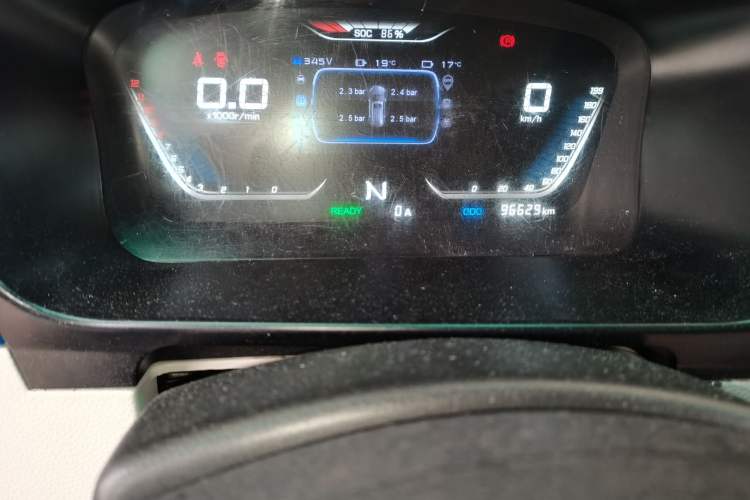 Used SRM Haoyun 2023 Standard Passenger Van 6 Seats
