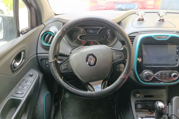 Used Renault Captur 2015 1.2T Automatic Luxury First Edition Steering Wheel