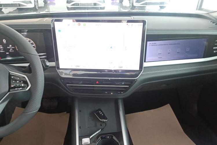 Used Volkswagen Passat 2026 Model, Pro 380TSI Xingkong Longyun Edition Audio And AC Panel