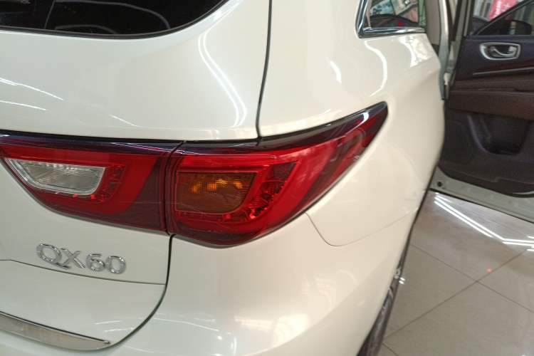 Used Infiniti QX60 2016 2.5 S/C Hybrid Two-Wheel-Drive Excellence Edition China V Standard