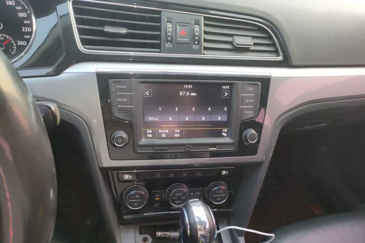 Used Volkswagen Lamando 2015 280TSI DSG Comfort Edition
