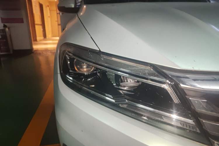 Used Volkswagen Lavida 2019 1.5L Automatic Comfort Edition China VI Standard Right Front Headlight