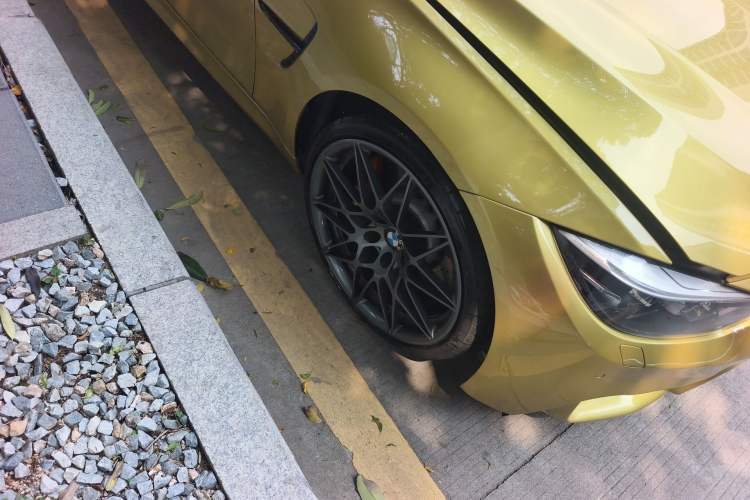 Used BMW M3 2017 M3 Fan Limited Edition Right Front Wheel Hub