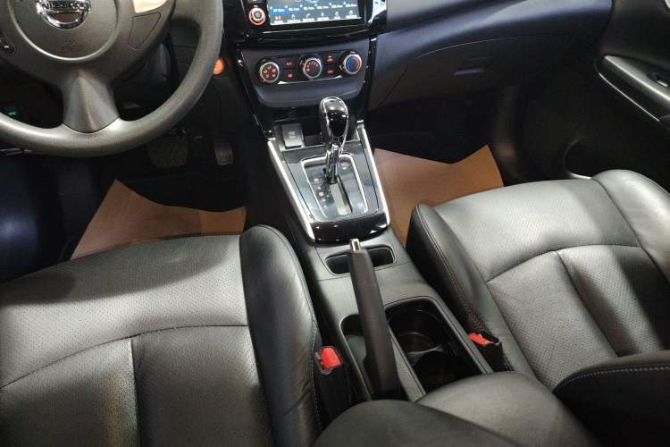 Used Nissan Sylphy 2016 1.6 XL CVT Deluxe Edition Gear Lever