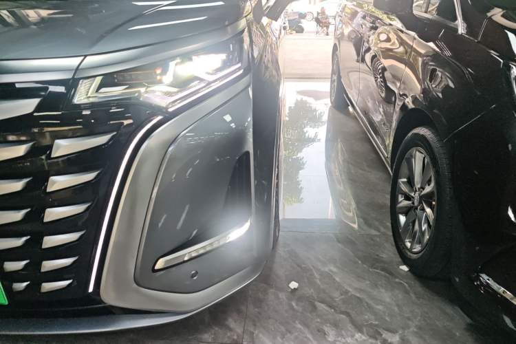 Used Denza D9 2022 DM-i 970 Four-Wheel Drive Flagship Model