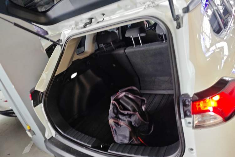 Used Toyota FRONTLANDER 2023 2.0L CVT Leading Edition Trunk