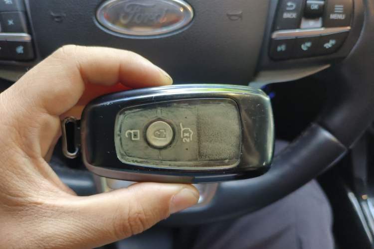 Used Ford Explorer 2020 EcoBoost 285 4x4 Platinum Edition 6 Seats