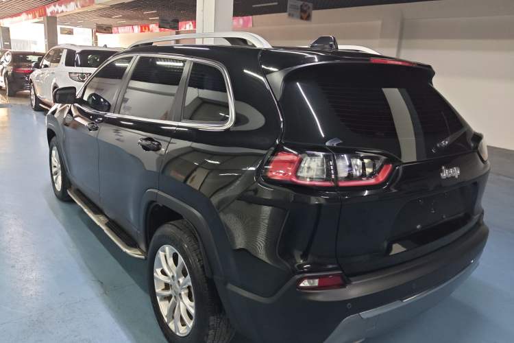 Used Jeep Cherokee 2019 2.0T Two-Wheel Drive Smart Enjoyment Version China VI