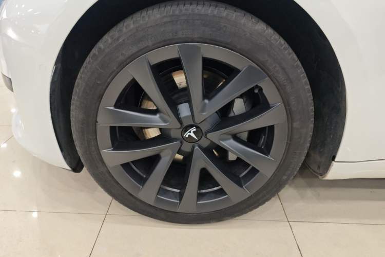 Used Tesla Model 3 2019 Standard Range Rear-Drive Upgraded Version Exterior 4