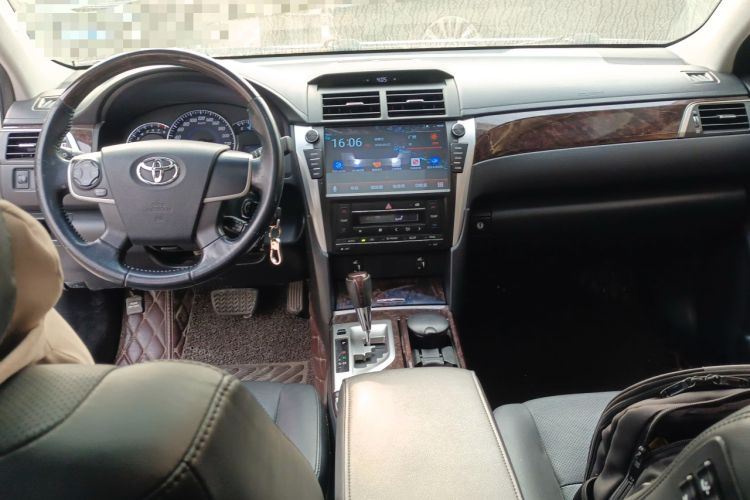 Used Toyota Camry 2015 2.0G Premier Edition Center Console