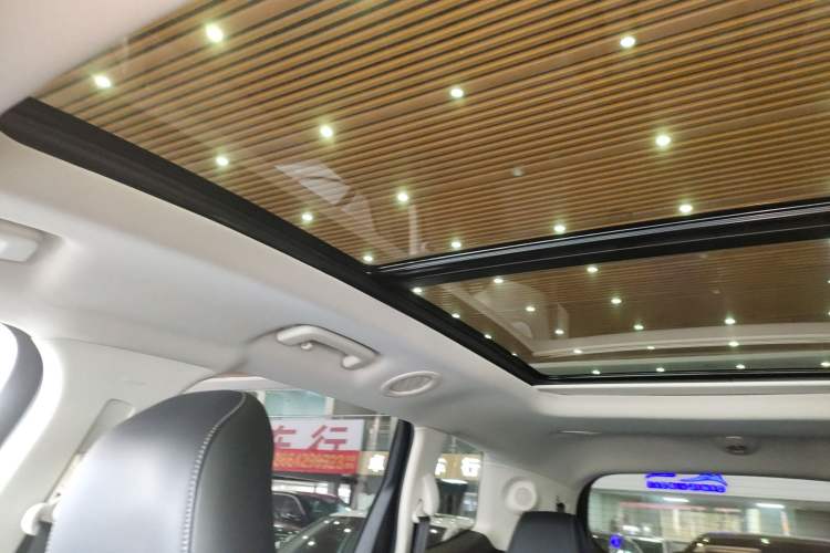 Used Ford Edge 2021 PLUS EcoBoost 245 Two-Wheel-Drive Titanium 7-Seater
