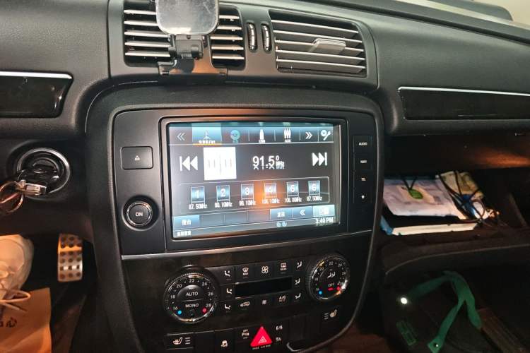 Used Mercedes-Benz R-Class 2017 R 320 4MATIC Business Edition Prestige Model