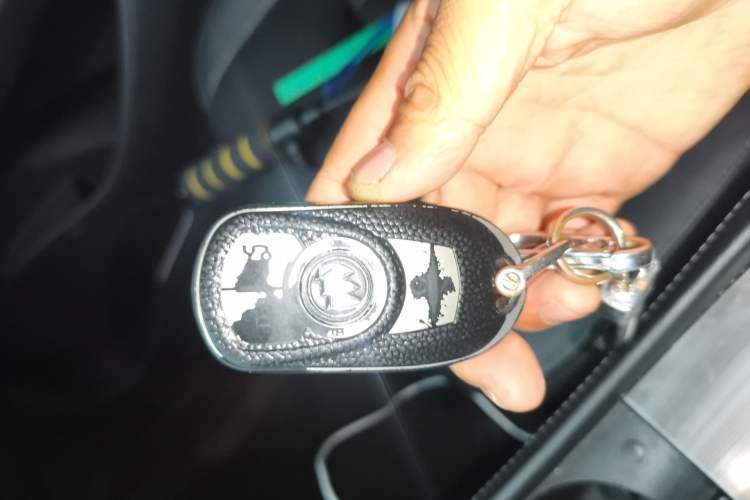 Used Buick LaCrosse 2021 652T Luxury Model Vehicle Key