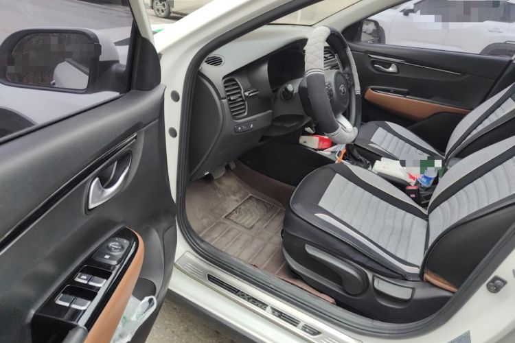 Used Kia KX Cross 2017 1.4L AT GLS
