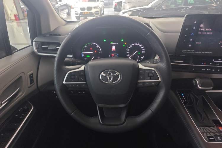 Used Toyota Granvia 2023 2.5L Hybrid Prestige PLUS Edition Steering Wheel