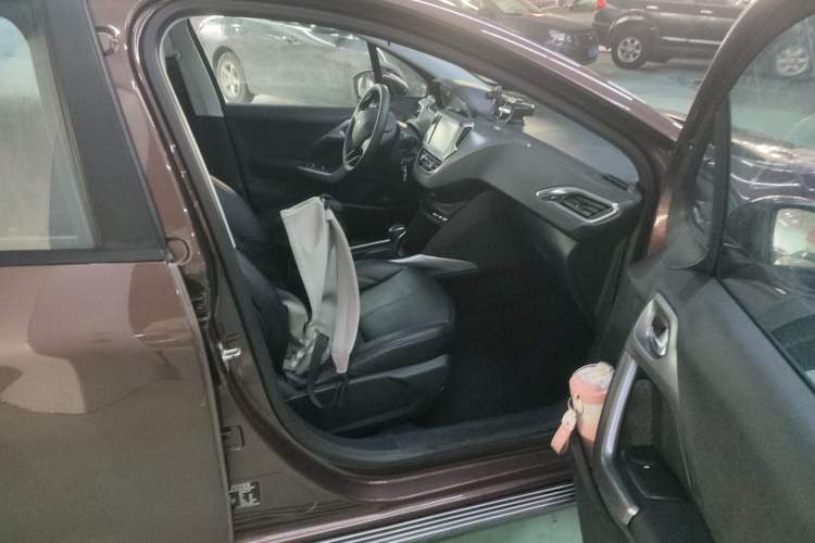 Used Peugeot 2008 2014 1.6L Automatic Fashion Edition Right Front Seat