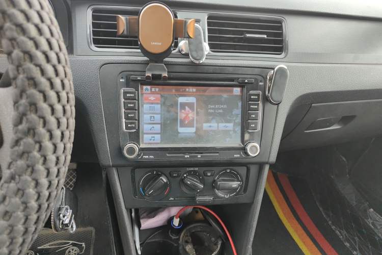 Used Volkswagen Santana 2015 1.4L Manual Fashion Edition Audio And AC Panel