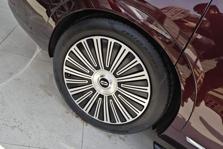 Used Hima AITO M9 2025 Extended-Range Max Version 52 kWh 6-Seater Edition Right Rear Wheel Hub