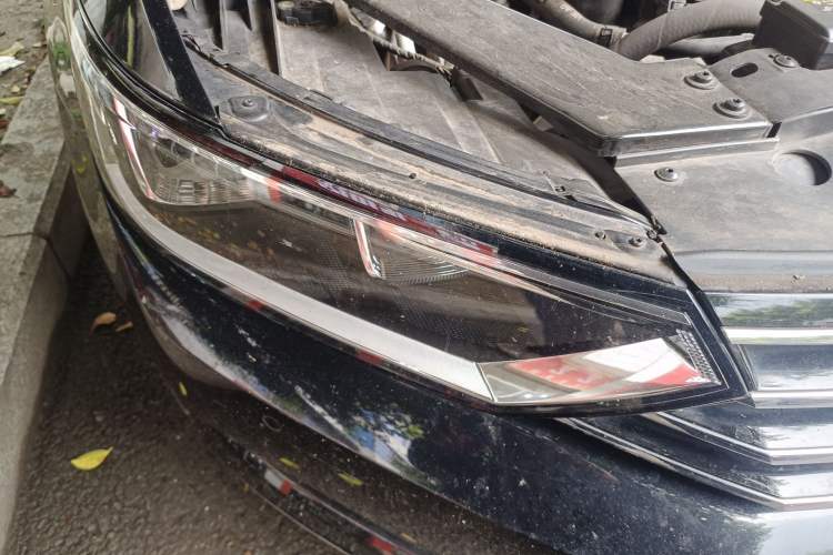 Used Volkswagen Magotan 2018 330TSI DSG Advanced Model Right Front Headlight