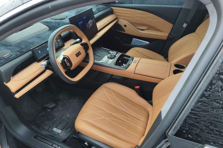 Used Geely Galaxy Galaxy 8 2025 130km EM-P Starship Edition