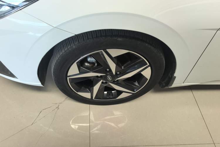 Used Hyundai Elantra 2021 240TGDi DCT LUX Prestige Edition Left Front Wheel Hub